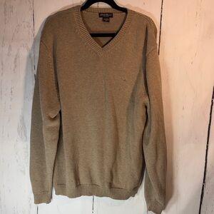 Eddie Bauer Men's Tan V-Neck Sweater